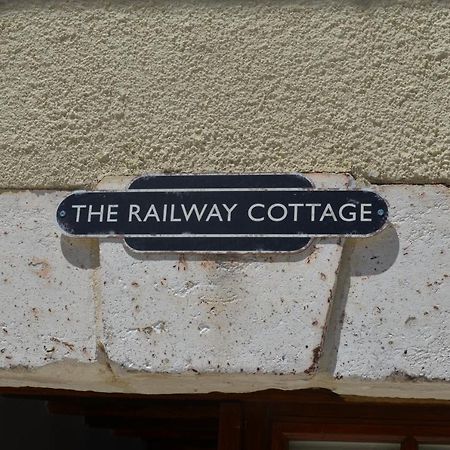 The Railway Cottage - Characterful And Comfortable Holiday Cottage Piégut-Pluviers Esterno foto
